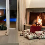 Hotel Corinthian Village