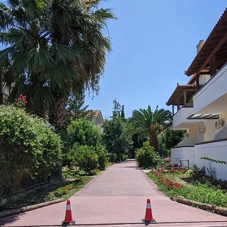 Corinthian Village 3* Βραχάτι