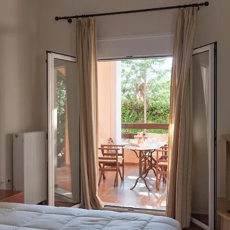 Corinthian Village 3*