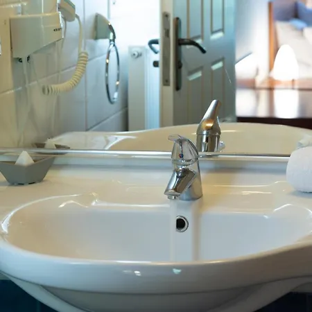 Corinthian Village 3*