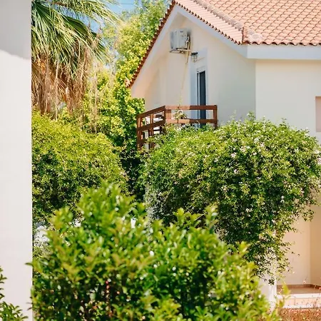 Corinthian Village 3* Vraháti