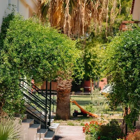 Ξενοδοχείο Corinthian Village