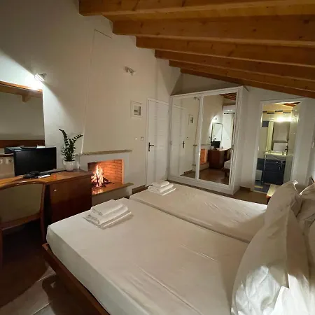 Corinthian Village 3* Vraháti