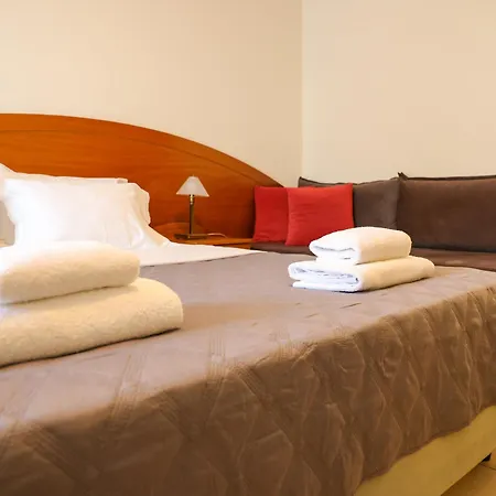 Ξενοδοχείο Corinthian Village 3*