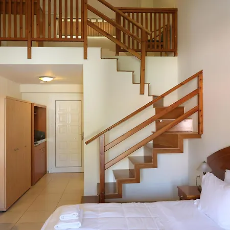 Hotel Corinthian Village