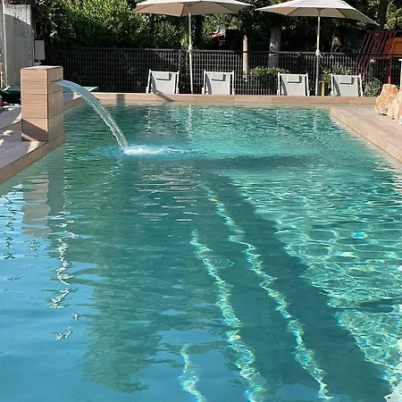 Hotel Corinthian Village