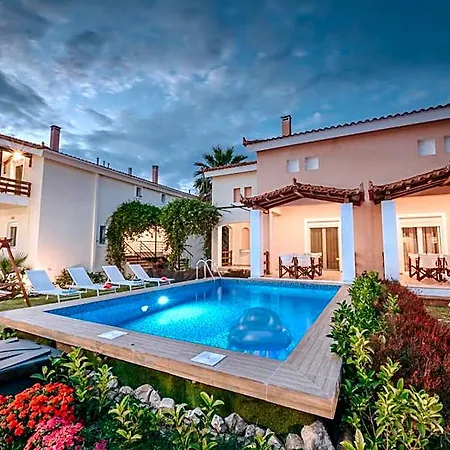 Corinthian Village 3*