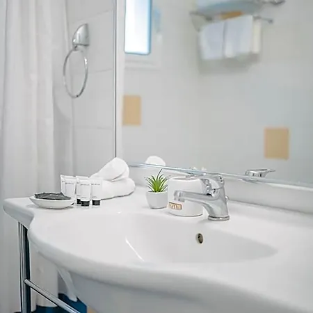 Corinthian Village Hotel 3*
