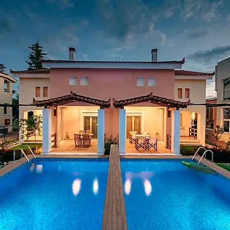Hotel Corinthian Village