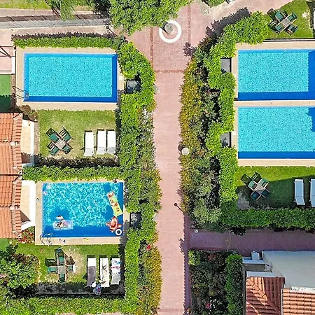 Corinthian Village فندق Vrahati