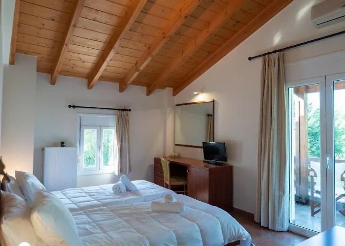 Corinthian Village 벌하티