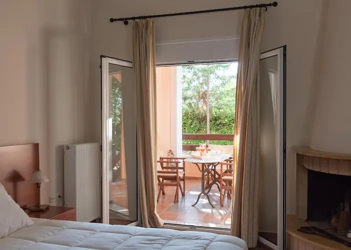 Corinthian Village 3*