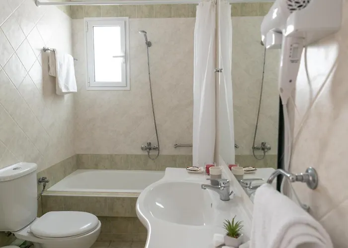 Corinthian Village 3*