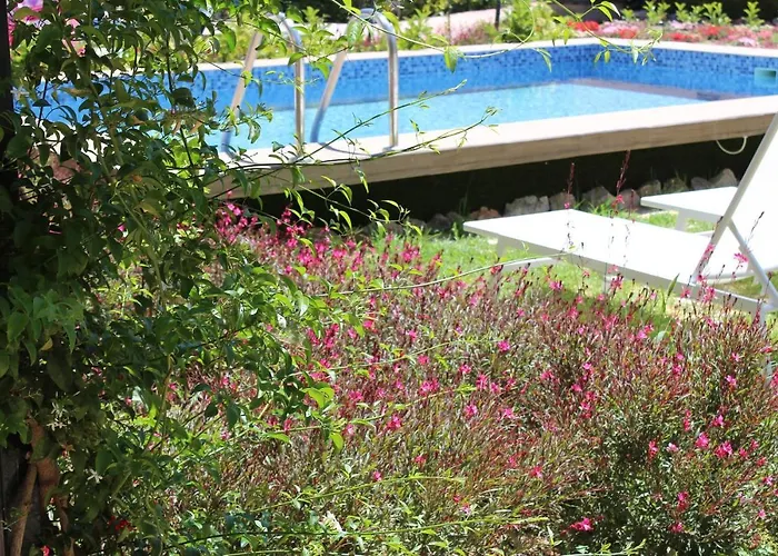 Corinthian Village 벌하티