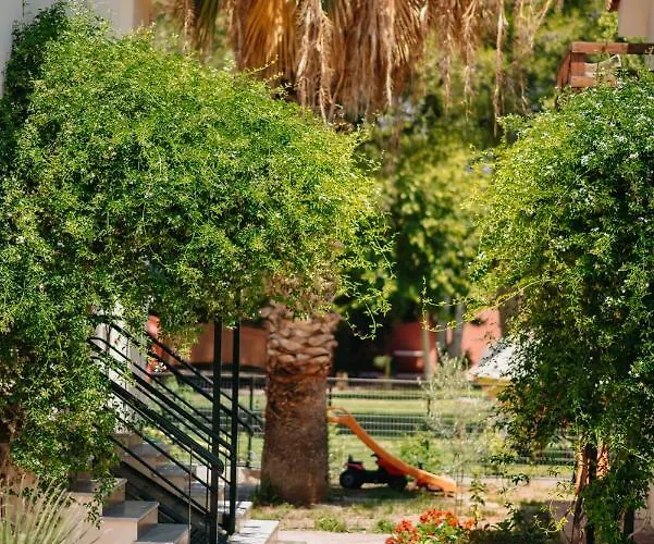 Hotel Corinthian Village