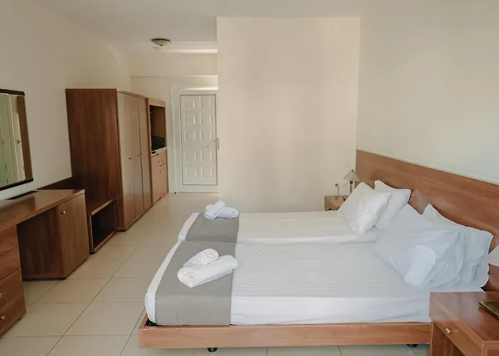 호텔 Corinthian Village