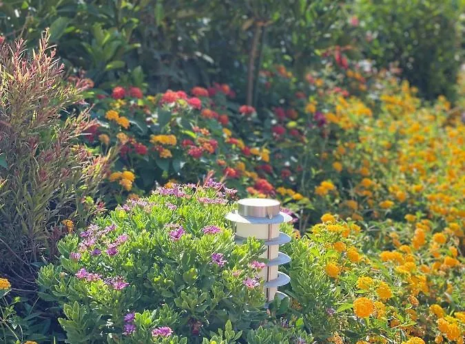 호텔 Corinthian Village 3*