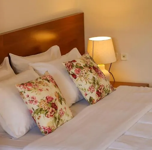 Corinthian Village 호텔 3*