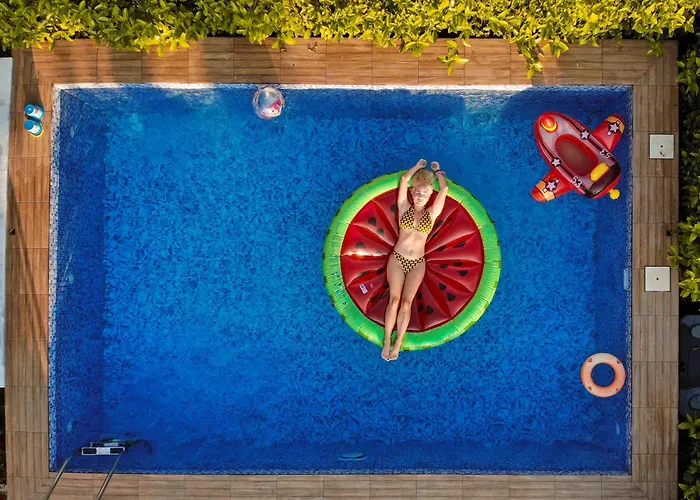 Corinthian Village 3* 벌하티