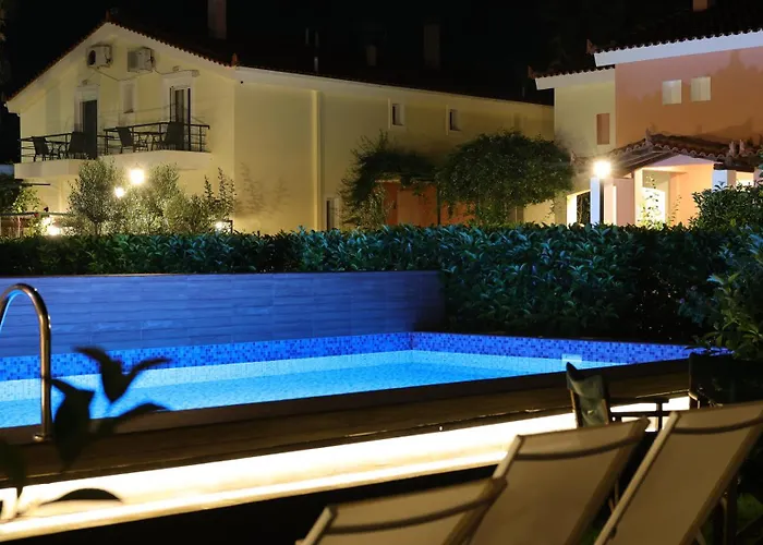 Corinthian Village 3*