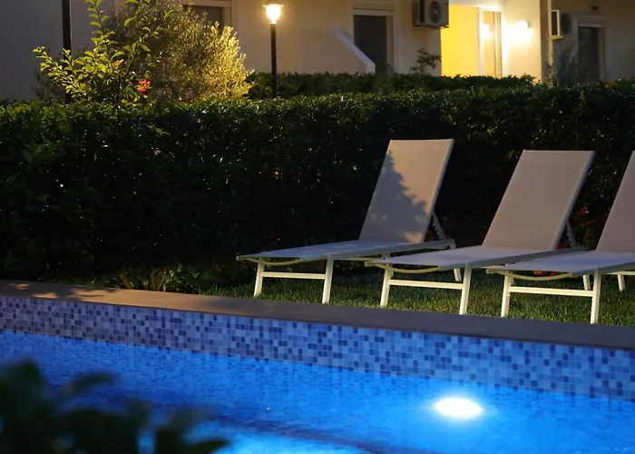 Corinthian Village 벌하티