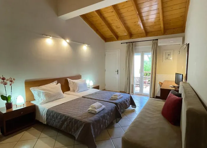 Corinthian Village 벌하티