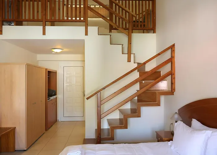 호텔 Corinthian Village