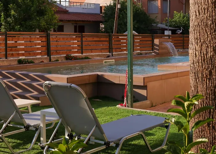 Corinthian Village 호텔 3*